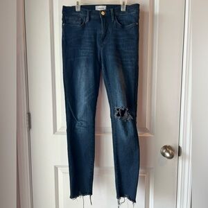 Frame Denim Dark Blue Distressed Skinny Jeans. Size 28